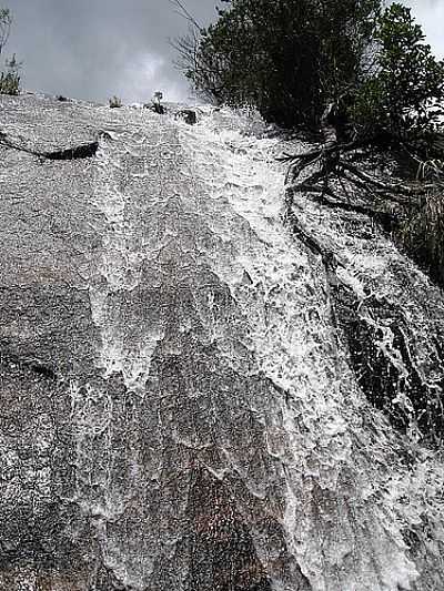 CACHOEIRA DA PEDRA DAS FLORES - SO JOS DO VALE DO RIO PRETO - RJ