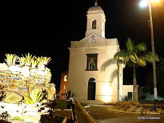 VISTA NOTURNA DA IGREJA DE SO PEDRO EM SO PEDRO DA ALDEIA-RJ-FOTO:ERICK ANISZEWSKI - SO PEDRO DA ALDEIA - RJ