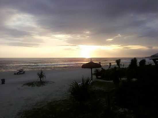 ENTARDECER NA PRAIA DE ITANA EM SAQUAREMA-RJ-FOTO:JOSE ADAL PEREIRA DE - SAQUAREMA - RJ