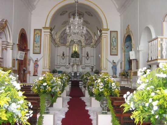 DENTRO DA IGREJA, POR MARLEIDE - SAQUAREMA - RJ