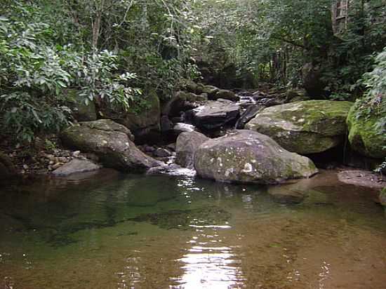 CACHOEIRINHA DO HOTEL FAZENDA TAPINU EM SILVA JARDIM-RJ-FOTO:WILLIAM ROCHA - SILVA JARDIM - RJ