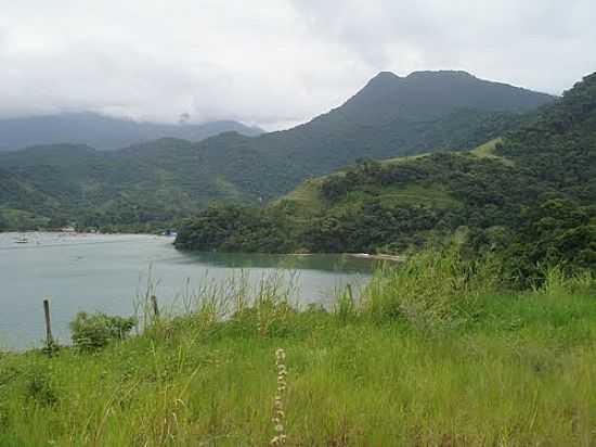 BAIA E MONTANHAS EM TARITUBA-RJ-FOTO:J RODRIGUES - TARITUBA - RJ