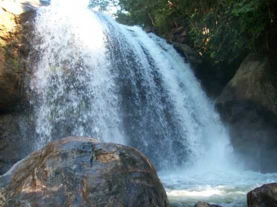 CACHOEIRA DA AMOROSA, POR LEONARDO FELIX - TRIUNFO - RJ