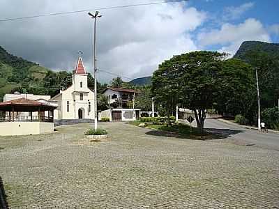 PRAA E IGREJA-FOTO:MARCELLO SILVA  - TRIUNFO - RJ