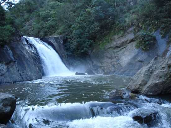 CACHOEIRA DA FUMAA EM TRIUNFO, POR SANDERSON DUTRA DA SILVA - TRIUNFO - RJ