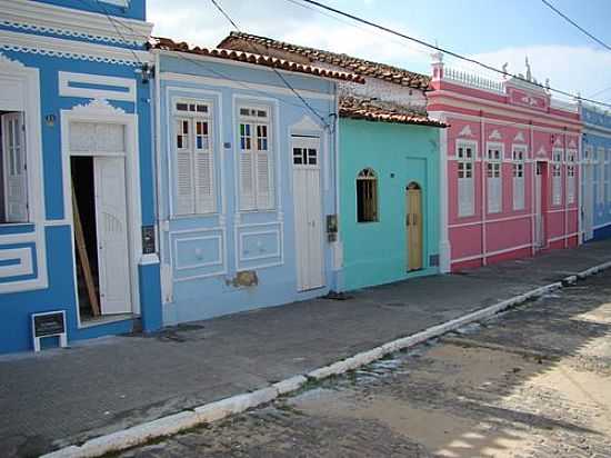 CASARIO EM ITAPARICA-BA-FOTO:KONSTANTIN MITROSHEN - ITAPARICA - BA