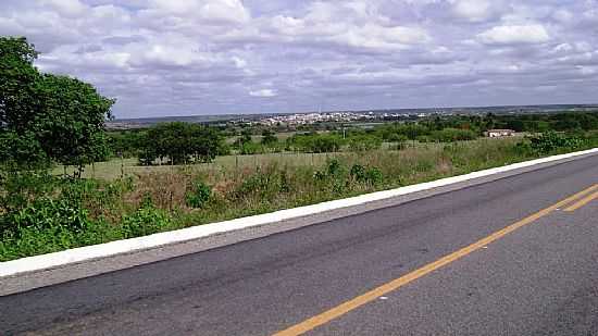 RODOVIA E AO FUNDO A CIDADE DE APODI-RN-FOTO:MARCOS-DF - APODI - RN