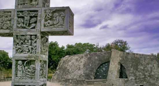 IGREJINHA DE PEDRA, POR EROALDO O LIVERA SILVA - ITAPETINGA - BA