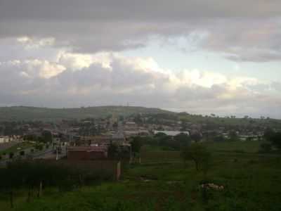 A CIDADE ENTRE NUVENS, POR ANA KARENINE DE MEDEIROS SIQUEIRA - CAMPO REDONDO - RN