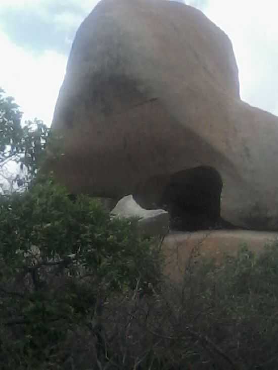 CASA DE PEDRA, POR ROMRIO - CERRO COR - RN