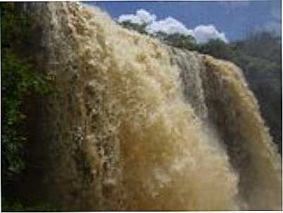 CACHOEIRA DO RONCADOR, POR ALCIDES JNIOR - FELIPE GUERRA - RN