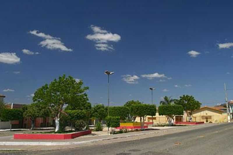 FRUTUOSO GOMES-RN-PRACINHA NO CENTRO-FOTO:WWW.CIDADE-BRASIL.COM.BR - FRUTUOSO GOMES - RN