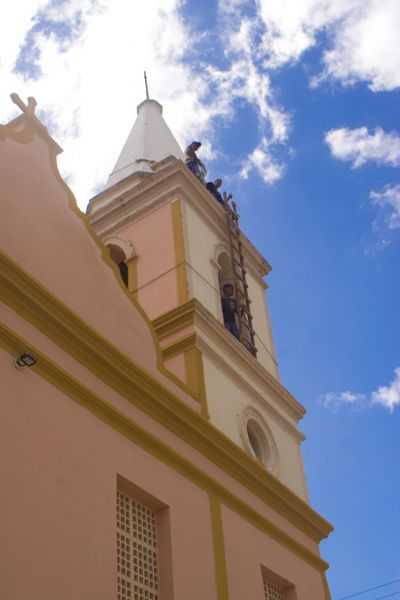 DETALHE DA TORRE DA IGREJA, POR AGAC DI OLIVEIRA - GOVERNADOR DIX-SEPT ROSADO - RN