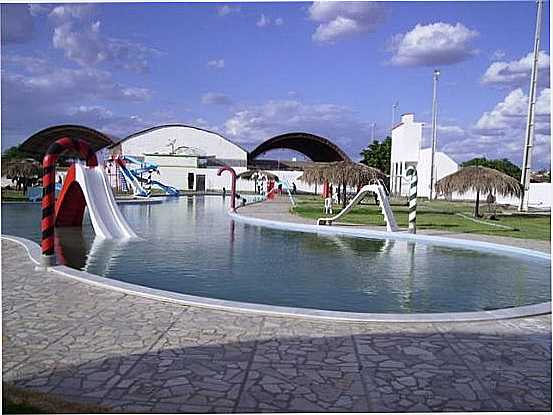 PARQUE AQUTICO DO CAP, POR CLIA DUTRA - JARDIM DE PIRANHAS - RN