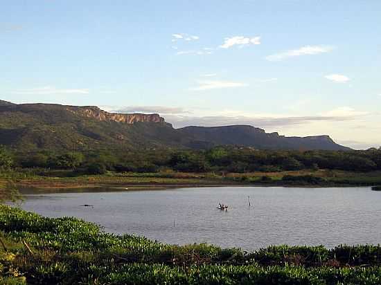 LAJES-RN-LAGO E A SERRA DO FEITICEIRO-FOTO:MRIO GEORGE PEREIRA - LAJES - RN