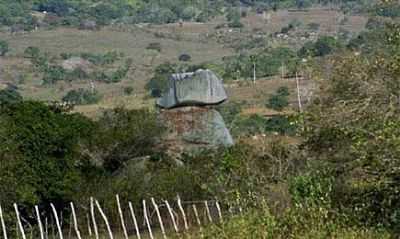 PEDRA DO ORATRIO EM MONTANHAS-RN., POR EVERTON - MONTANHAS - RN
