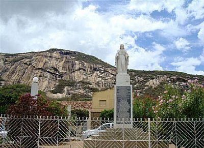 MONUMENTO CORAO DE JESUS FOTO  WALTER LEITE - PATU - RN