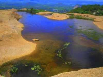 LAGOA NO ALTO DA SERRA, POR TERCIO LIBANIO DE FREITAS BARROS - PATU - RN