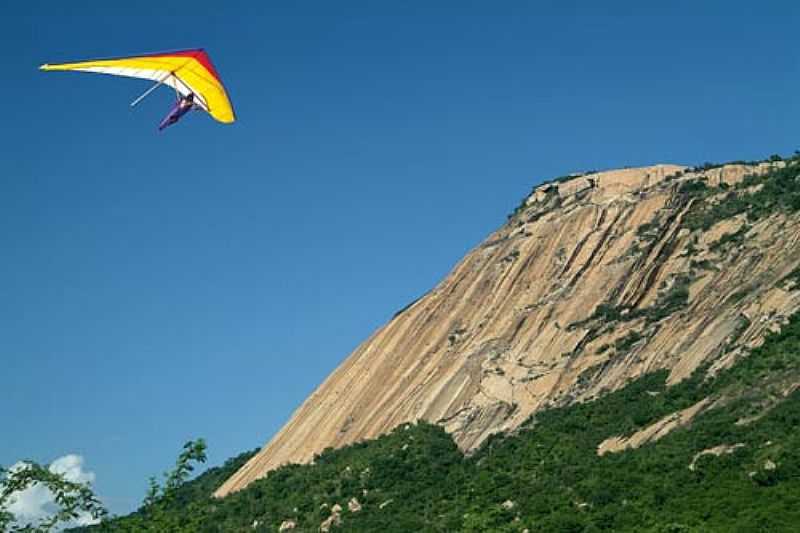 VOO DE ASA DELTA SOBRE A SERRA DE PATU - FOTO OLHARCRITICOPATU - PATU - RN