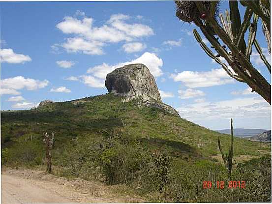 MORRO DO ENXADO - VISTO DO MARACUJ, POR ANTONIO DA SILVA SAMPAIO - ITATIM - BA