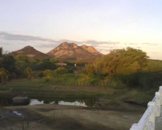 VISTA DA SERRA DO MULUNGO A PARTIR DA PONTE DO  RIO SABUGI-FOTO:GI & Z - SO JOO DO SABUGI - RN