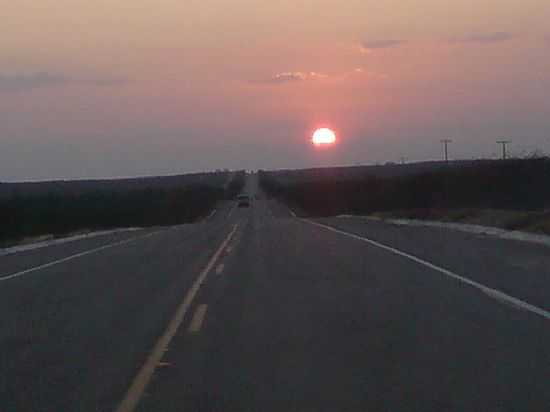 PR DO SOL NA RODOVIA EM  SO TOM-RN-FOTO:REGINALDO JUNIOR - SO TOM - RN