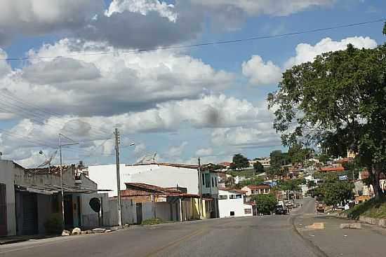 RODOVIA BR-415 EM ITOROR-BA-FOTO:DIMAS JUSTO - ITOROR - BA