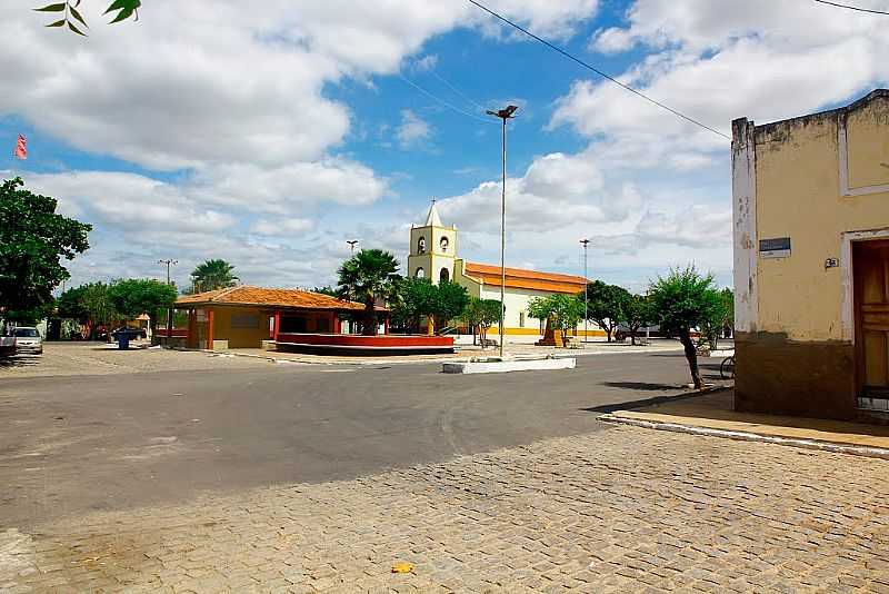 TABOLEIRO GRANDE-RN-IGREJA E PRAA CENTRAL-FOTO:WILSON ALCARAS - TABOLEIRO GRANDE - RN