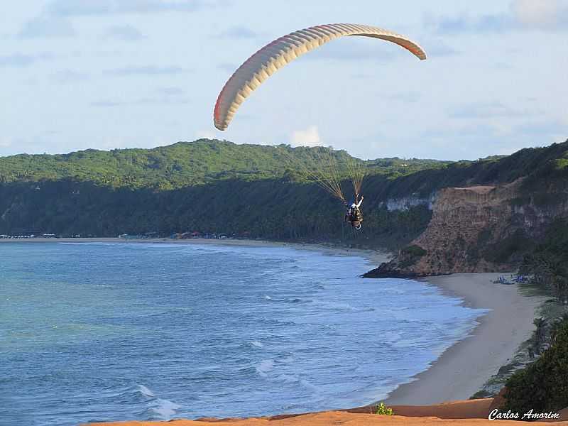 TIBAU DO SUL-RN-PARAPENTE NA PRAIA DO CURRAL-FOTO:RUI SIMO - TIBAU DO SUL - RN