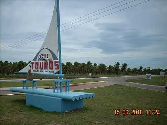 ENTRADA DA CIDADE DE TOUROS-FOTO:WASHINGTON@SILVA - TOUROS - RN