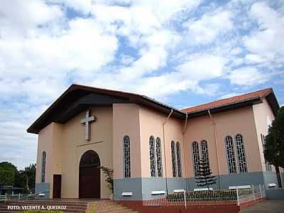 IGREJA MATRIZ DE N.S.
APARECIDA FOTO VICENTE A. QUEIROZ - OURO PRETO DO OESTE - RO