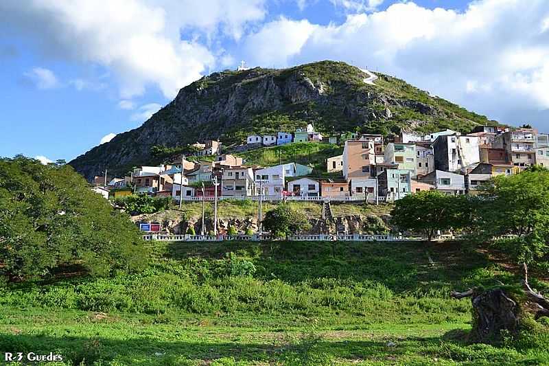 BAIRRO DA SERRINHA - SERRA DO CRUZEIRO
FOTO: R-3 GUEDES - JACOBINA - BA