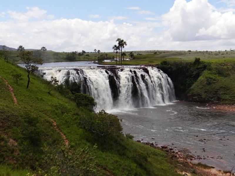 UIRAMUT-RR-CACHOEIRA DA ANDORINHA-FOTO:TRIBOSDERORAIMA.COM.BR - UIRAMUT - RR