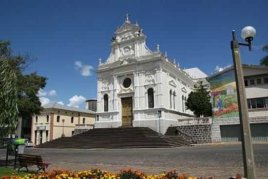 IGREJA MATRIZ SAGRADO CORAO DE JESUS  - ANTNIO PRADO - RS