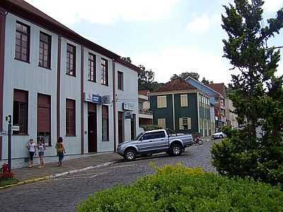 CASAS CENTENRIAS-POR HELCIO HERMES HOFFMANN - ANTNIO PRADO - RS