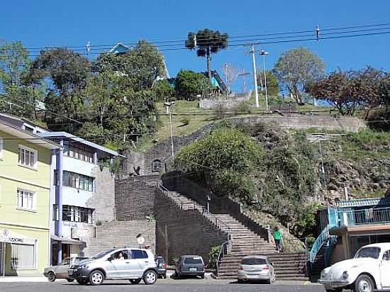 ANTNIO PRADO-RS-ESCADARIAS NO FINAL DA AV.DOS IMIGRANTES-FOTO:SIDNEI RECCO - ANTNIO PRADO - RS