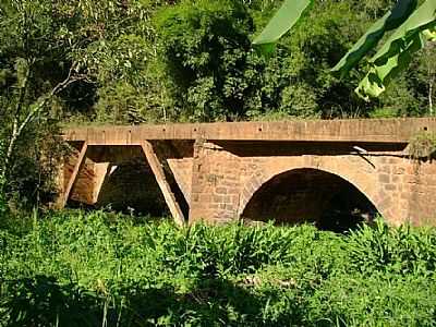 PONTE SOBRE O ARROIO POR RODRIGO MERSONI - ARCO VERDE - RS