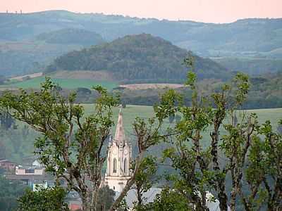 VISTA DA TORRE DA IGREJA-FOTO:EUZBIO SKOVROINSKI  - UREA - RS