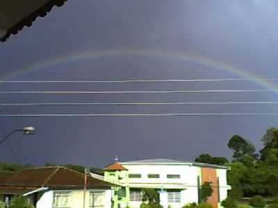 ARCO-IRIS SOBRE A IGREJA SO ROQUE, POR CLARICE MARIA CARUS - BENJAMIN CONSTANT DO SUL - RS