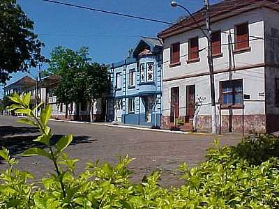 CASA DO INCIO DA COLONIZAO, POR JOHN ESPIG - BOM RETIRO DO SUL - RS