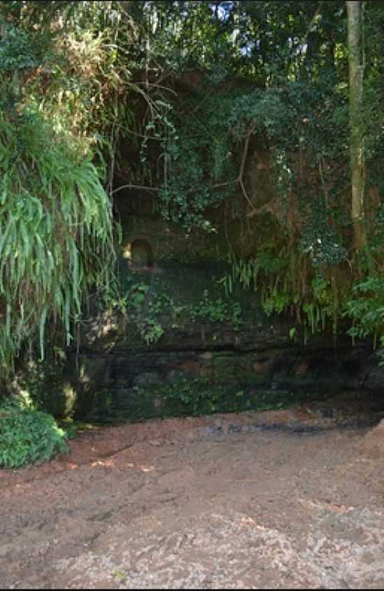 BOM RETIRO DO SUL-RS-GRUTA DE N.SRA.DE LOURDES NA PALEOTOCA-FOTO:BLOGDOCHIMARRAO.BLOGSPOT.COM - BOM RETIRO DO SUL - RS