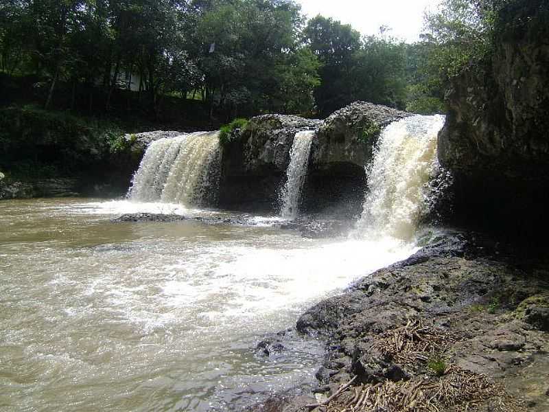 BOQUEIRO DO LEO-RS-CASCATA DE COLNIA JARDIM-FOTO:ADRIELVARGAS - BOQUEIRO DO LEO - RS