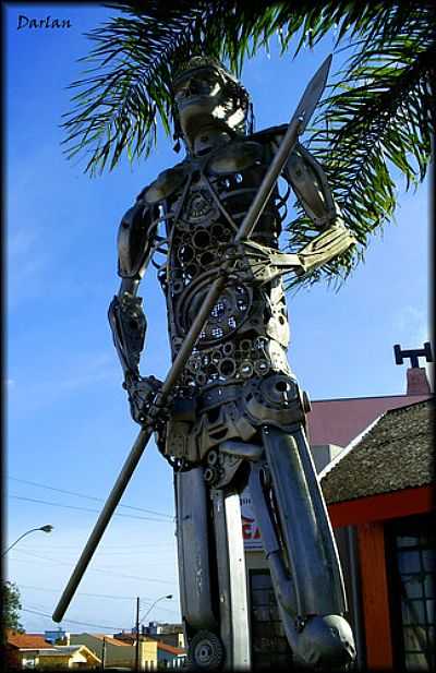 MONUMENTO-FOTO:DARLAN CORRAL  - CAAPAVA DO SUL - RS