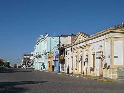 RUA 15 DE NOVEMBRO-FOTO:HENRIQUE DE BORBA  - CAAPAVA DO SUL - RS