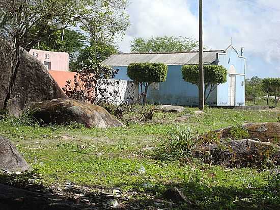 DOIS RIACHOS-AL-IGREJA JUNTO  PEDRA DE PADRE CCERO-FOTO:LUIZ SVIO DE ALMEIDA. - DOIS RIACHOS - AL