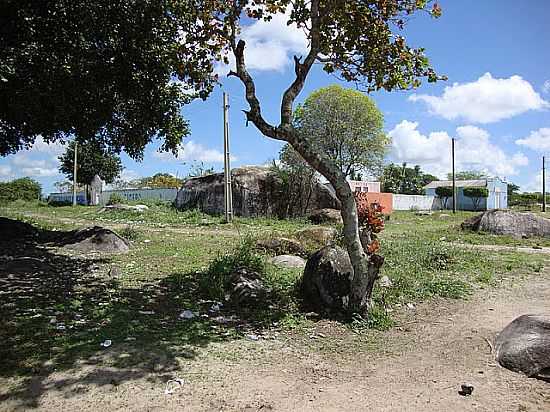 DOIS RIACHOS-AL-IMAGEM DA REGIO DA PEDRA DE PADRE CCERO-FOTO:LUIZ SVIO DE ALMEIDA. - DOIS RIACHOS - AL