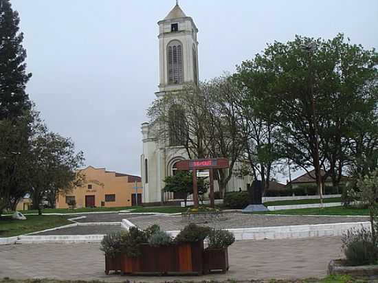 PRAA E IGREJA MATRIZ DE CAMBAR DO SUL-RS-FOTO:MARCELO S F - CAMBAR DO SUL - RS