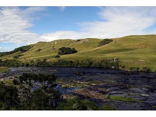 RIO CAMISAS NO LAJEADO MARGARIDAS EM CAMBAR DO SUL-RS-FOTO:ZAIB TECNOLOGIA - CAMBAR DO SUL - RS