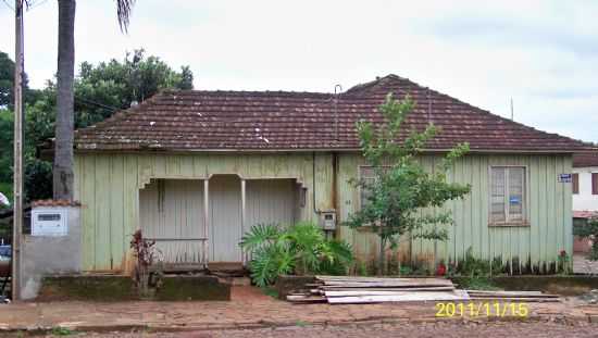 CASA ANTIGA, POR NEURY JOO MORETTO - CAMPINAS DO SUL - RS