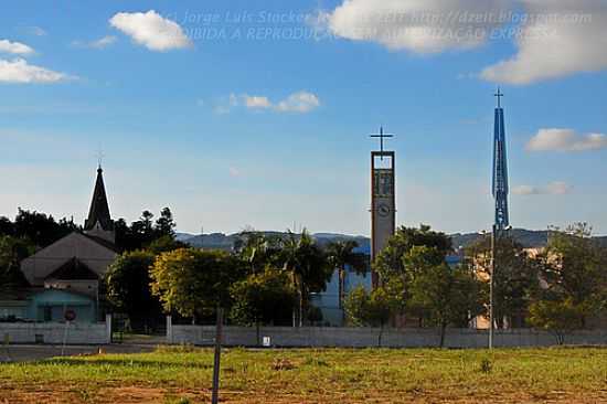 VISTA DAS TORRES DAS IGREJAS DE CAMPO BOM-FOTO:JORGE LUS STOCKER J - CAMPO BOM - RS